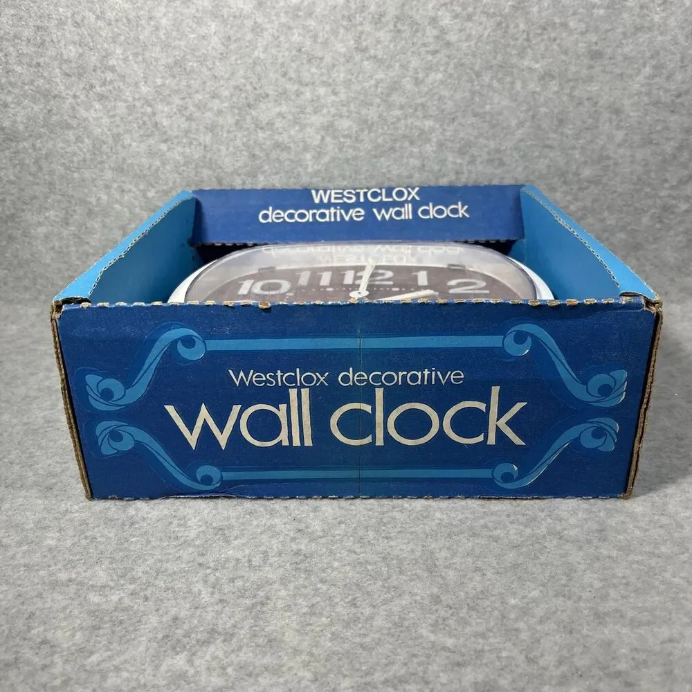 Vintage Westclox Walltone Electric Wall Clock Walnut‎ Woodgrain USA Retro Decor